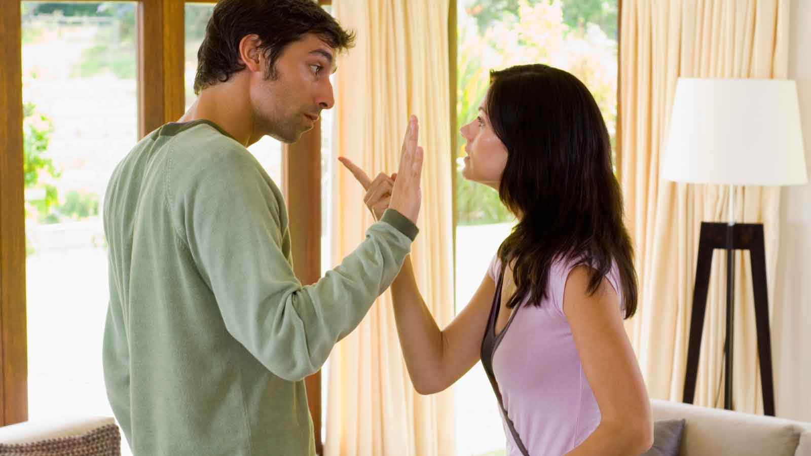 Couples-visibly-fighting